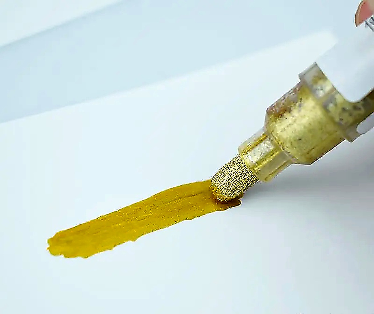 Gold Groove Coloring Marker detail