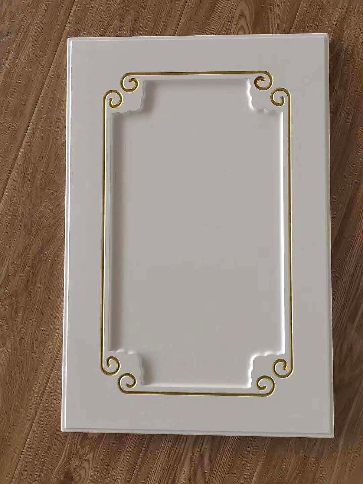 Gold line effect on door panel